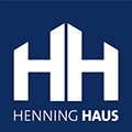 Logo von HenningHaus Immobilien, Inh. Henning Schaper eK