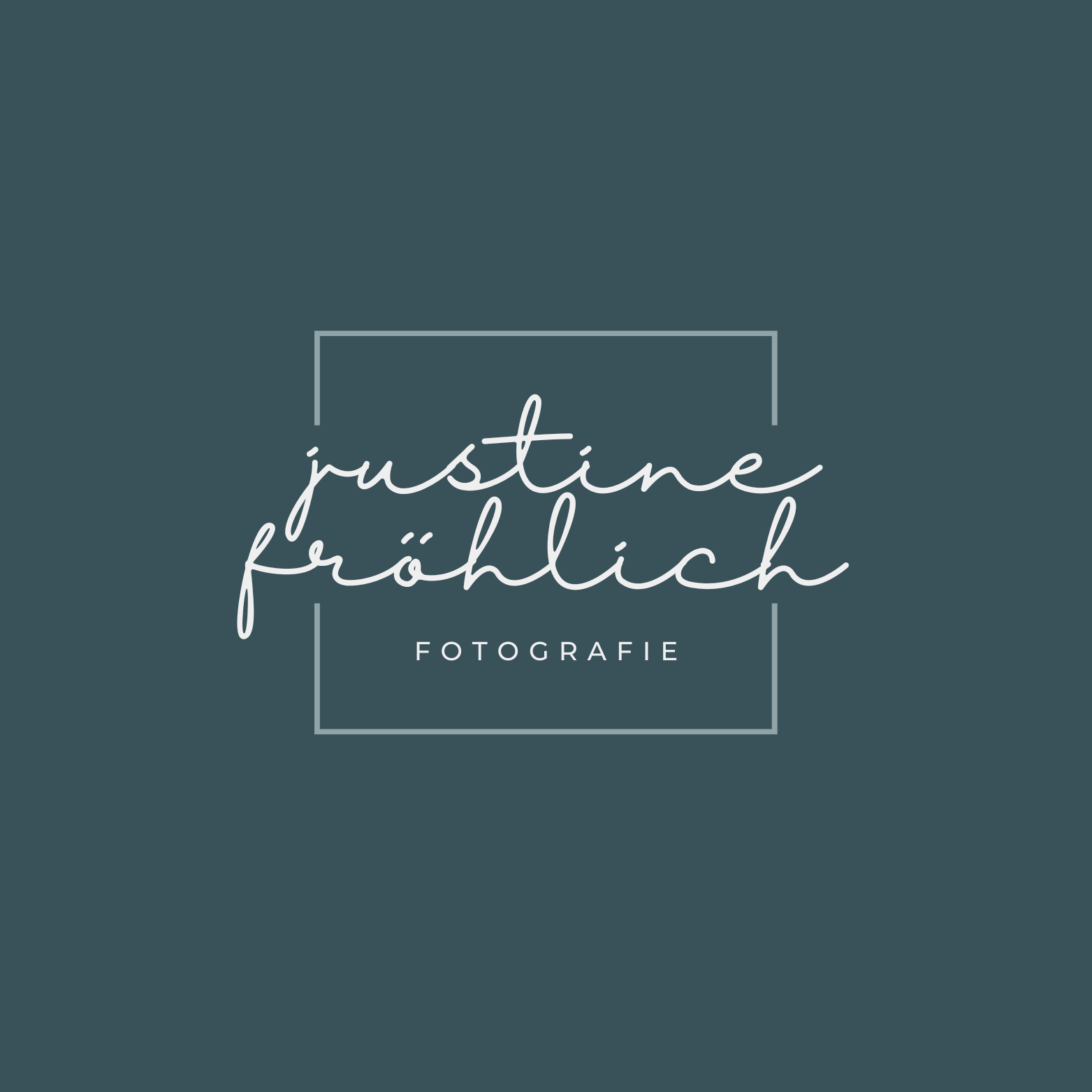 Logo von Justine Fröhlich - Familienfotografin in Engen, Singen und Konstanz